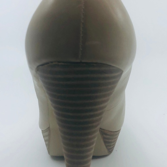 Guess Adriena 2 Natural Leather Platform Pumps - Picture 6 of 8